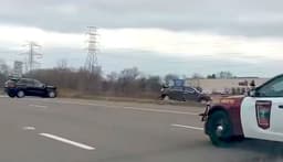 2 Hurt After Driver Hits Stall on Interstate Shoulder
