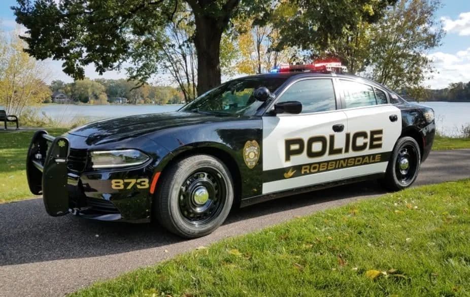 2 Hurt in Early Morning Domestic Shooting, Stabbing in Robbinsdale