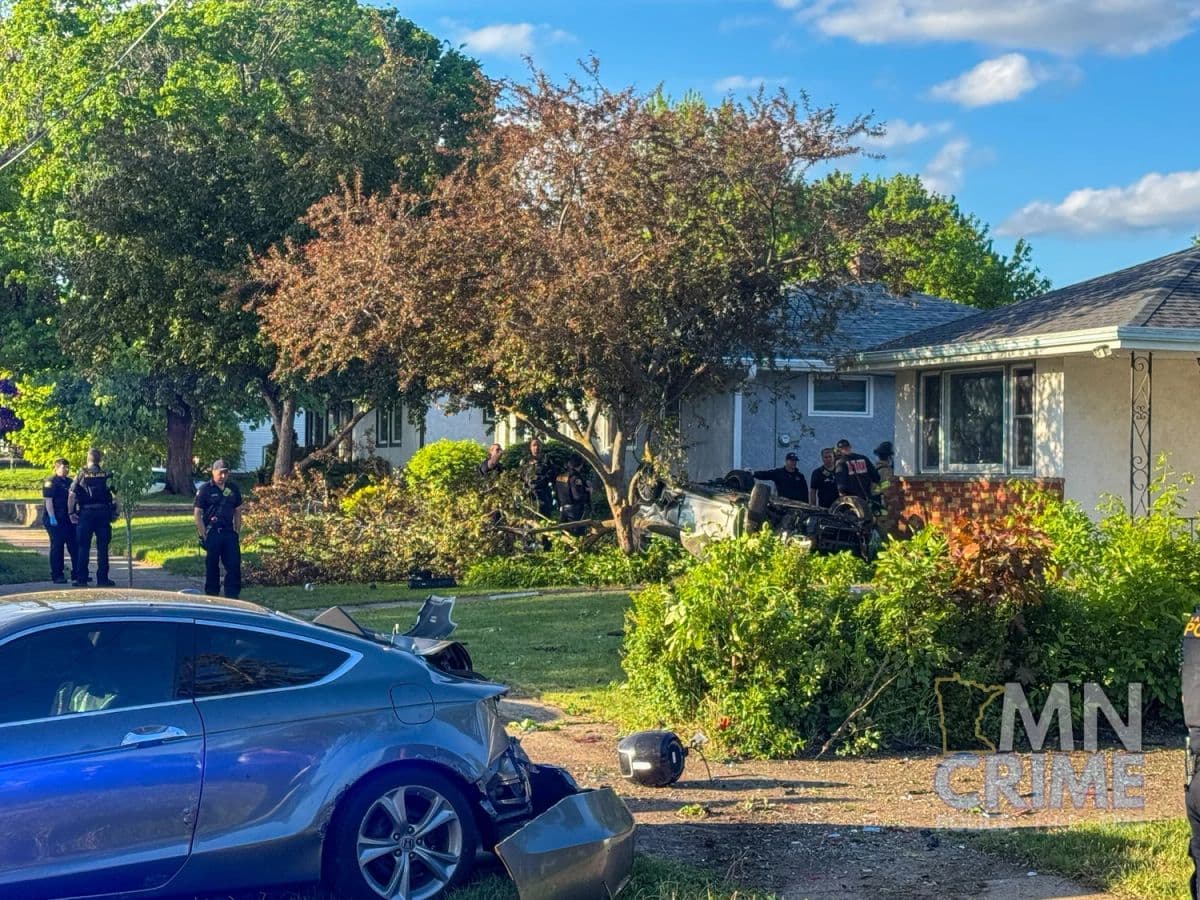 3 Hurt When Driver Flees, Crashes Stolen Car in Saint Paul