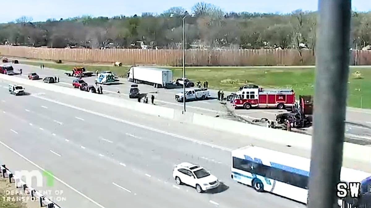 Deadly 7-Vehicle Crash Shuts Down I-35W in Mounds View