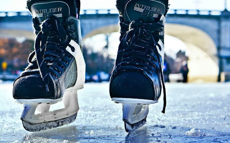 Duluth Police Arrest Suspect in Theft of Mankato Hockey Team’s Sticks