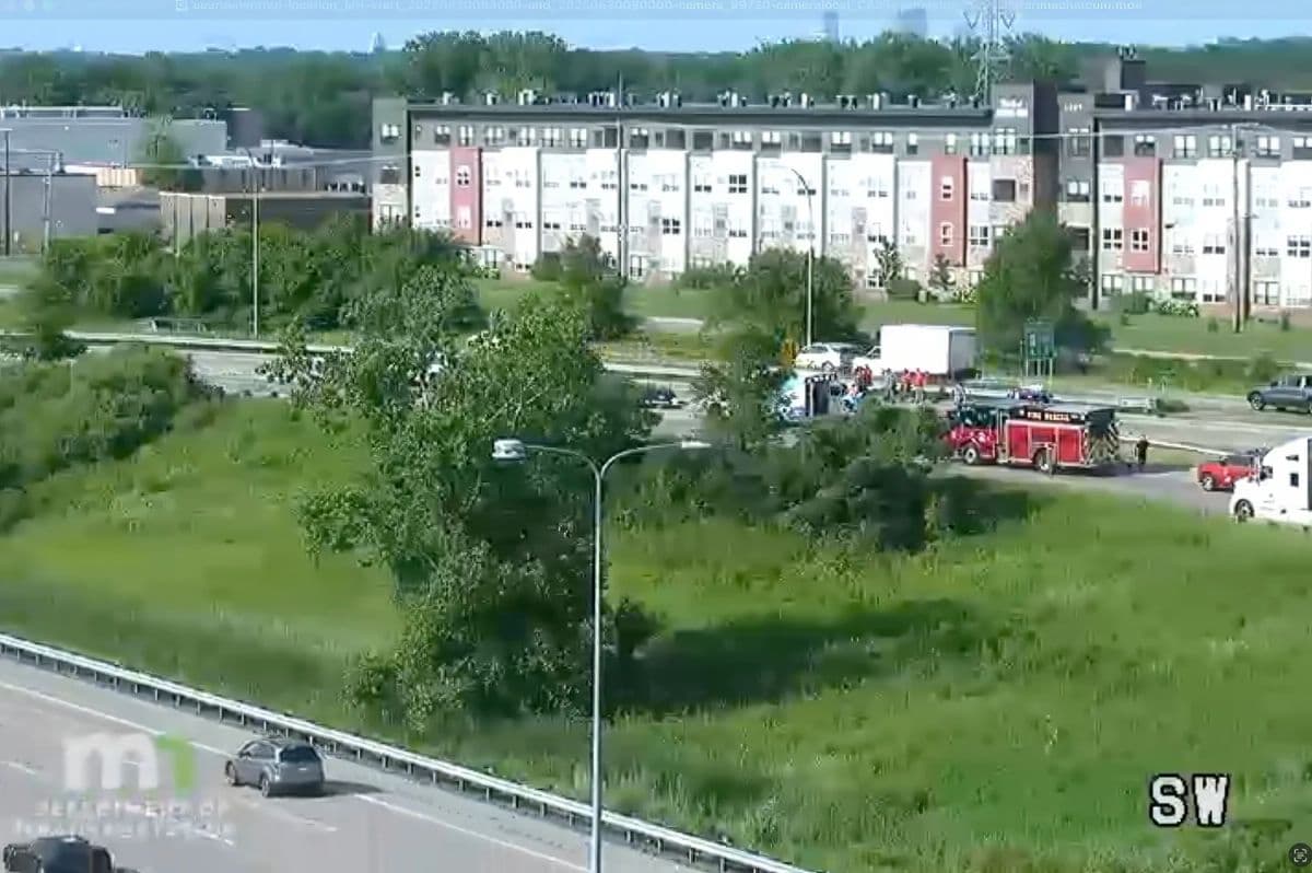 Friday Morning Crashes Leave 1 Man Dead, 2 Others Injured