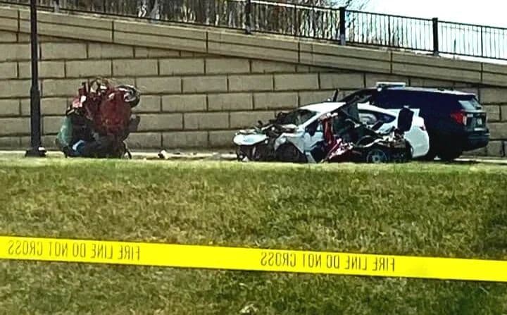 2 Dead, 2 Injured in Burnsville Crash