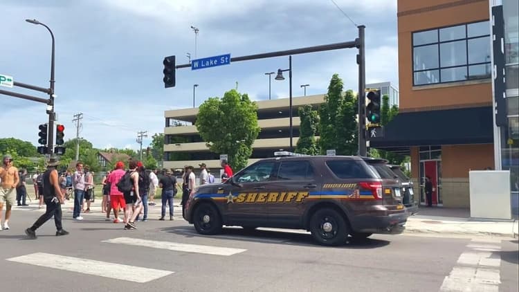 Authorities Kill Suspect Who Fired at Officers in Uptown Minneapolis Parking Ramp