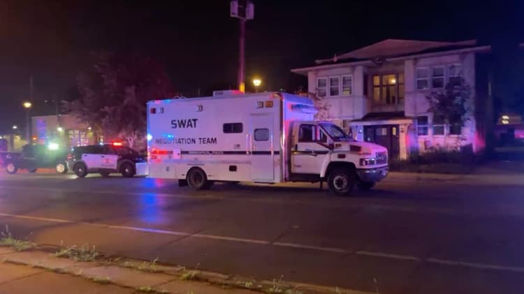 Police Fatally Shoot Suspect During Minneapolis Standoff
