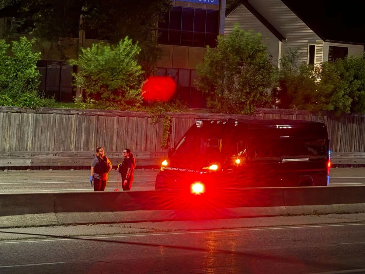 2 Women Shot While Driving, 1 Critically Injured