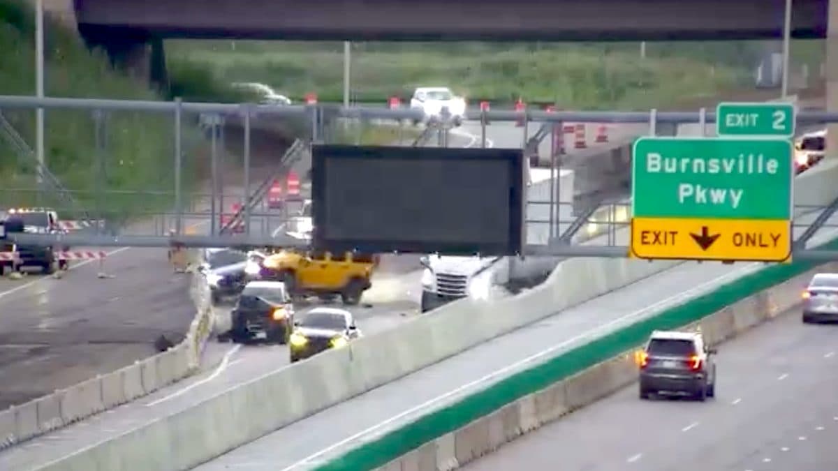 VIDEO: 1 Hurt in 5-Vehicle Crash on I-35W in Burnsville
