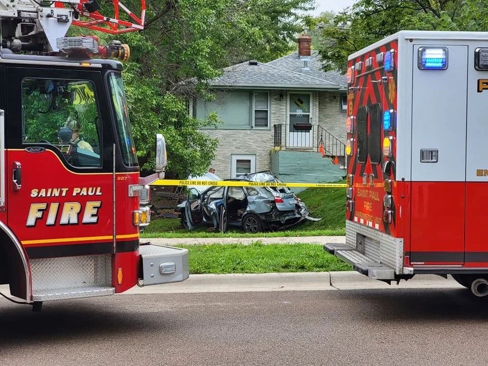 2 Dead After Pursuit, Crash in Maplewood